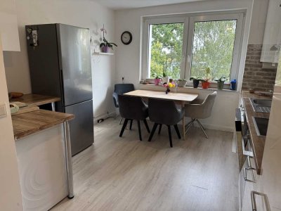 Schöne helle 3-Zimmer Wohnung mit Balkon in Altwarmbüchen