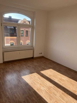 Gemütliche 2-Raum-Dachgeschosswohnung in gepflegtem Mehrfamilienhaus