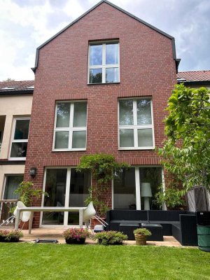 Geräumiges, stilvolles und gepflegtes 7-Zimmer-Reihenhaus für Familien in Schlachtensee (Zehlendorf)