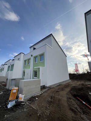 Von privat - Neubau Doppelhaushälfte mit 4 Zimmern in Pfungstadt