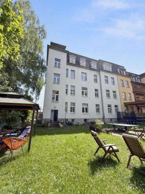 Altbau mit neuem Glanz: 5-Raum-Wohnung mit viel Platz & Garten