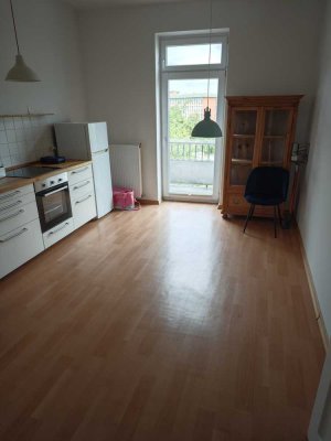 SENDLING - WUNDERSCHÖNE 2 ZIMMER WHG, ALTBAU - GROßE WOHNKÜCHE, BALKON, PARKETTBODEN