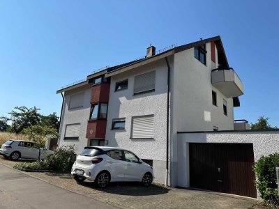 Charmante 2-Zimmer-Atelierwohnung mit EBK und Balkon in herrlicher, ruhiger Ortsrandlage