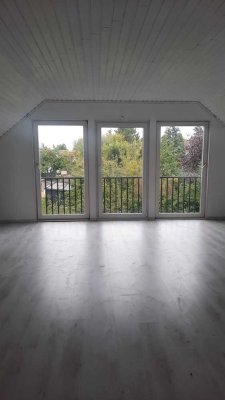 2 Zimmer Dachgeschoss Wohnung