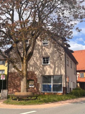 Attraktives Zweifamilienhaus mit Gewerbeeinheit in Neunkirchen – sofort nutzbar oder vermietbar!
