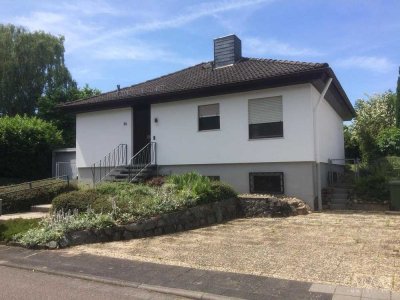 Einfamilienhaus mit traumhaften Garten