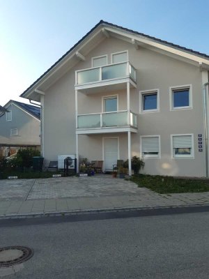 Dachgeschosswohnung in Niedrigenergiehaus