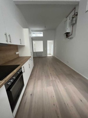 Eleganter Loft/  Erstbezug nach Sanierung mit EBK und Terrasse