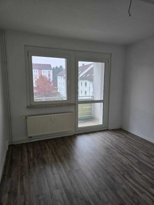 Tolle 2 -Raumwohnung mit Tageslichtbad und Balkon!