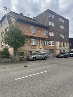 GROSSARTIGE GELEGENHEIT - Wohn- und Geschäftshaus mit Lagerflächen und Grundstück zu verkaufen