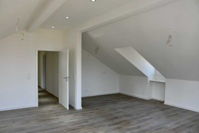 Helle 4-Zimmer Dachgeschoss-wohnung