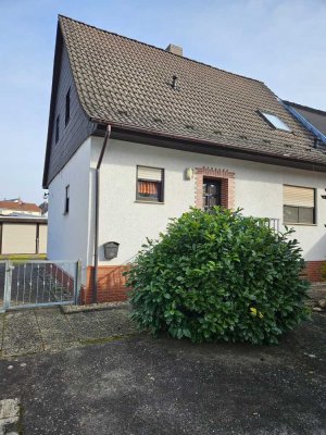 Freundliches und gepflegtes 5-Zimmer-Einfamilienhaus mit EBK in Lorsch