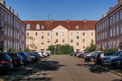3-Zimmer-Wohnung mit Altbaucharme // EG links