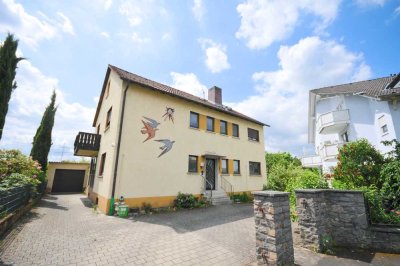 Sanierungsbedürftig, aber voller Möglichkeiten - Zweifamilienhaus am Feldrand direkt in Alzenau