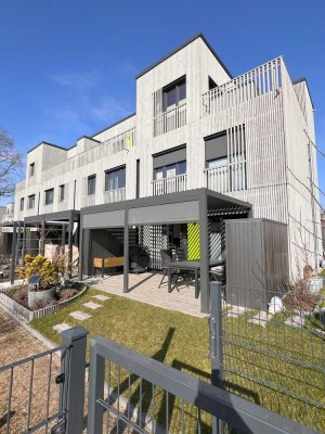RESERVIERT / Von Privat: Familienfreundliches KfW40 Townhouse (ERH)