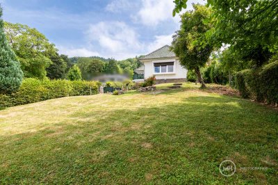 MANNELLA *Großzügige Unternehmervilla auf Traumgrundstück* – sanieren oder neu gestalten