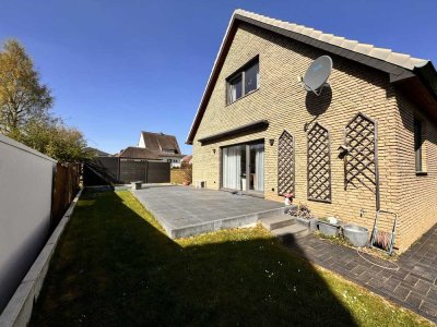 Kernsaniertes 170 qm Einfamilienhaus mit Doppel-Carport