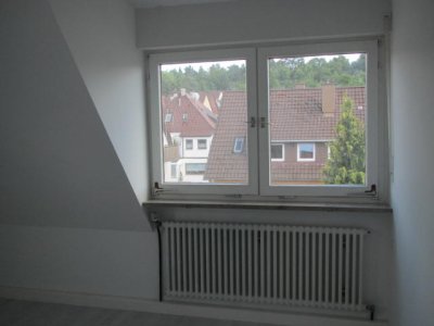 Provisionsfrei: sonnige Dachwohnung