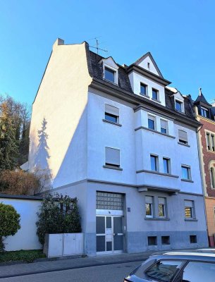 Gepflegtes Mehrfamilienhaus, 567 m² Grundfläche, 4 WE, 377 m² WFl., zentrale Lage