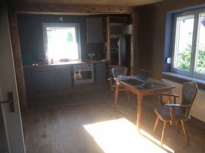 Exzellent gelegene Voll-Möbelierte Geschmackvolle 3-Raum-Wohnung in Kaufbeuren, Top Lage