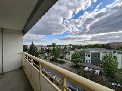 Sommerlicher Balkon - frisch renovierte Wohnung!