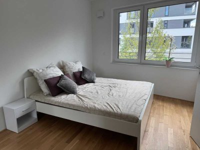 Geschmackvolle 2-Raum-Wohnung mit lux. Innenausstattung mit Balkon und EBK in Oberursel (Taunus)