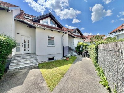 REIHENHAUS mit Stil - 4 - 5 Zimmer - ca. 123m² WNFL - EINBAUKÜCHE - Garten ca. 80 m² - Terrasse ca. 20m² - Keller ca. 65m² mit Fußbodenheizung - Dachboden ca. 65m² - Carport - Photovoltaik