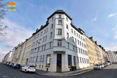 Dachgeschosswohnung mit Balkon & Einbauküche