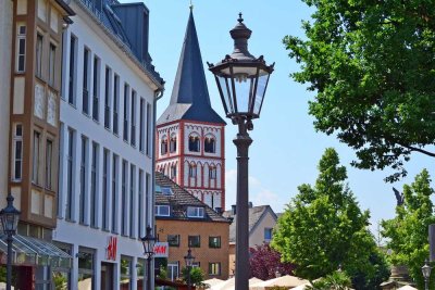 Engel & Völkers: Zentrale und moderne Wohnung mit Balkon!