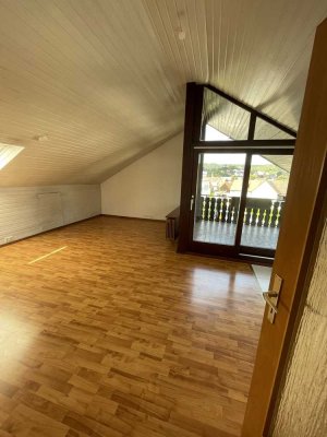 Drei Zimmer DG-Wohnung in 3-Fam.Wohnhaus Rudersberg