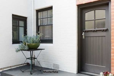 Einfamilienhaus nebst Garage- provisionsfrei