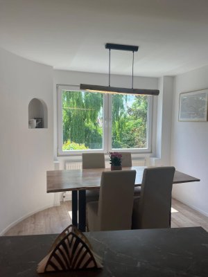 Ohne Maklerprovision - Wohnung komplett saniert, gut angebunden, unverbaubarer Grünblick, inkl. Parkplatz