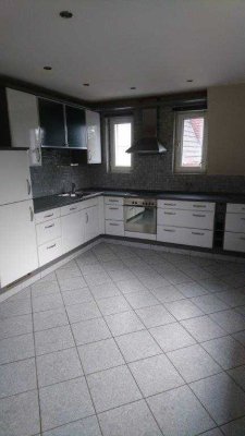 Helle 4-Zimmer Wohnung mit Balkon im 3. OG in Essen-Bergerhausen