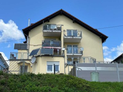 UCHTELFANGEN : ERSTBEZUG nach SANIERUNG mit KÜCHE und TERRASSE mit WEITBLICK !
