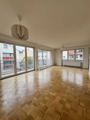 Stilvolle 2 Zimmer Wohnung im Zentrum von Niederrad
