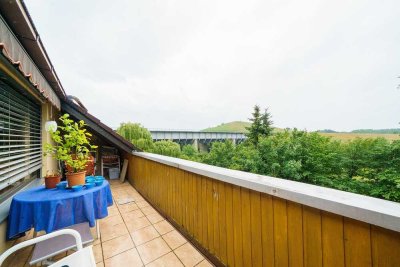 Helle Wohnung mit Dachterrasse und Garage!
