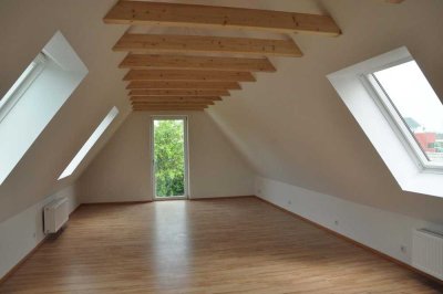 Helle 3-Zimmer Dachgeschoßwohnung in Memmingen-Dickenreishausen / Provisionsfrei!