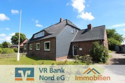 Wohnen im skandinavischen Stil - DHH mit Nebengeb. in attraktiver Ortsrandlage ohne Hinterbebauung
