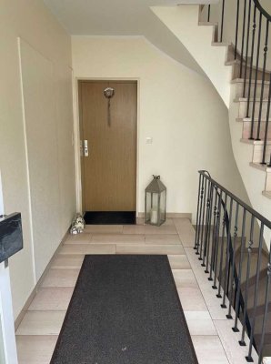 Sofort verfügbare schöne 3-Raumwohnung mit Garten