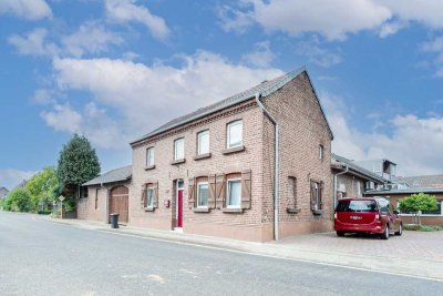 Großzügiges Wohnhaus mit Einliegerwohnung in zentraler Lage von Heinsberg-Unterbruch!