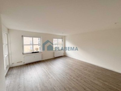 Lindenberg! 2 Zimmer mit Balkon & neuwertiger Einbauküche