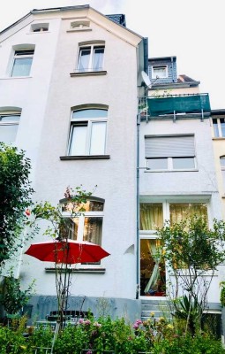 Charmantes Mehrfamilienhaus im Herzen von Bad Godesberg – Vielseitiges Investment