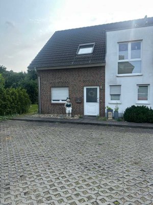 Interessant !!! Kuschelige ETW mit guter Ausstattung im EG mit Garten in angenehmer Lage