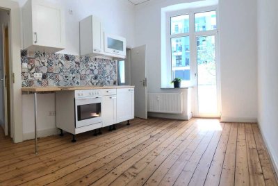 Zentrale, renovierte Altbauwohnung mit Süd-Balkon zu vermieten