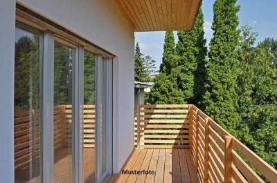 Großzügige 4-Zimmer-Wohnung mit Balkon - provisionsfrei
