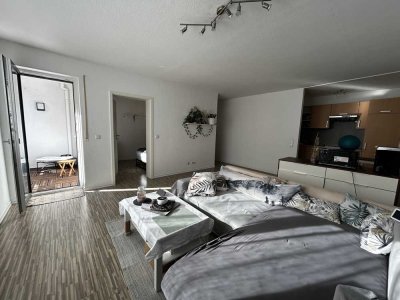 Willkommen Zuhause. Moderne 2-Zimmer-Wohnung mit Balkon und Stellplatz in Idstein