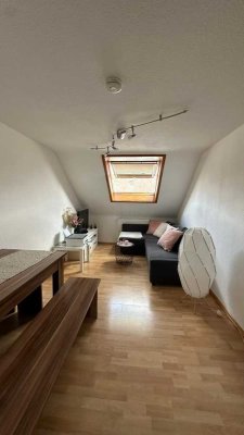 Schöne und modernisierte 4-Raum-Wohnung mit gehobener Innenausstattung in Karlsruhe