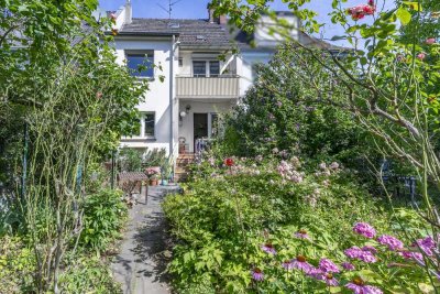 Urban leben mit ganz viel Charme- großzügiges Reihenmittelhaus in Beuel mit großem Grundstück