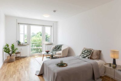 Bezugsfrei! Hochwertig renovierte 1-Zimmer-Wohnung mit Küche, Balkon & Stellplatz in Leipzig