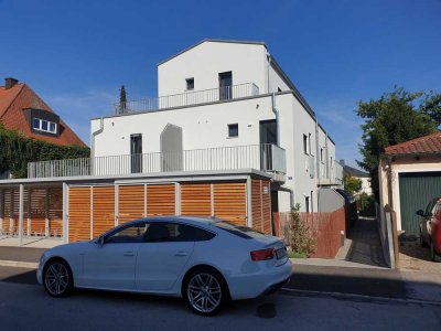 Geschmackvolle, neuwertige 1-Zimmer-Penthouse-Wohnung mit geh. Innenausstattung mit Balkon und EBK